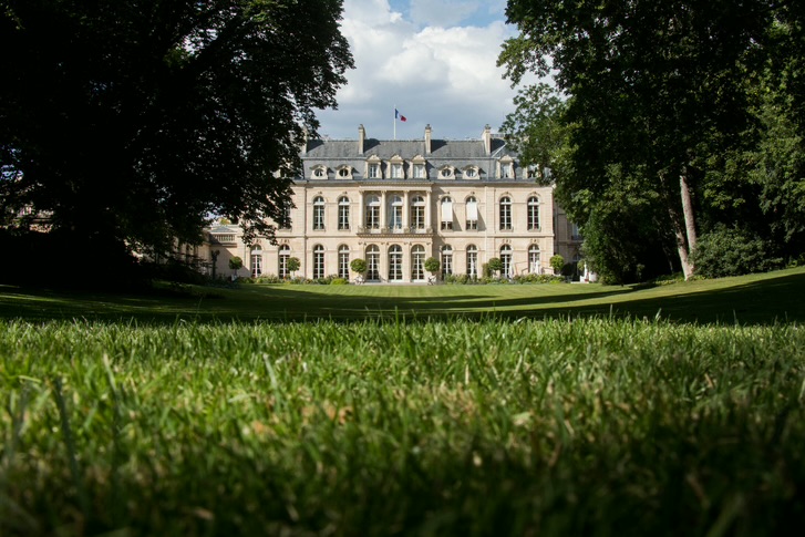 قصر الرئاسة الفرنسي (الاليزيه)