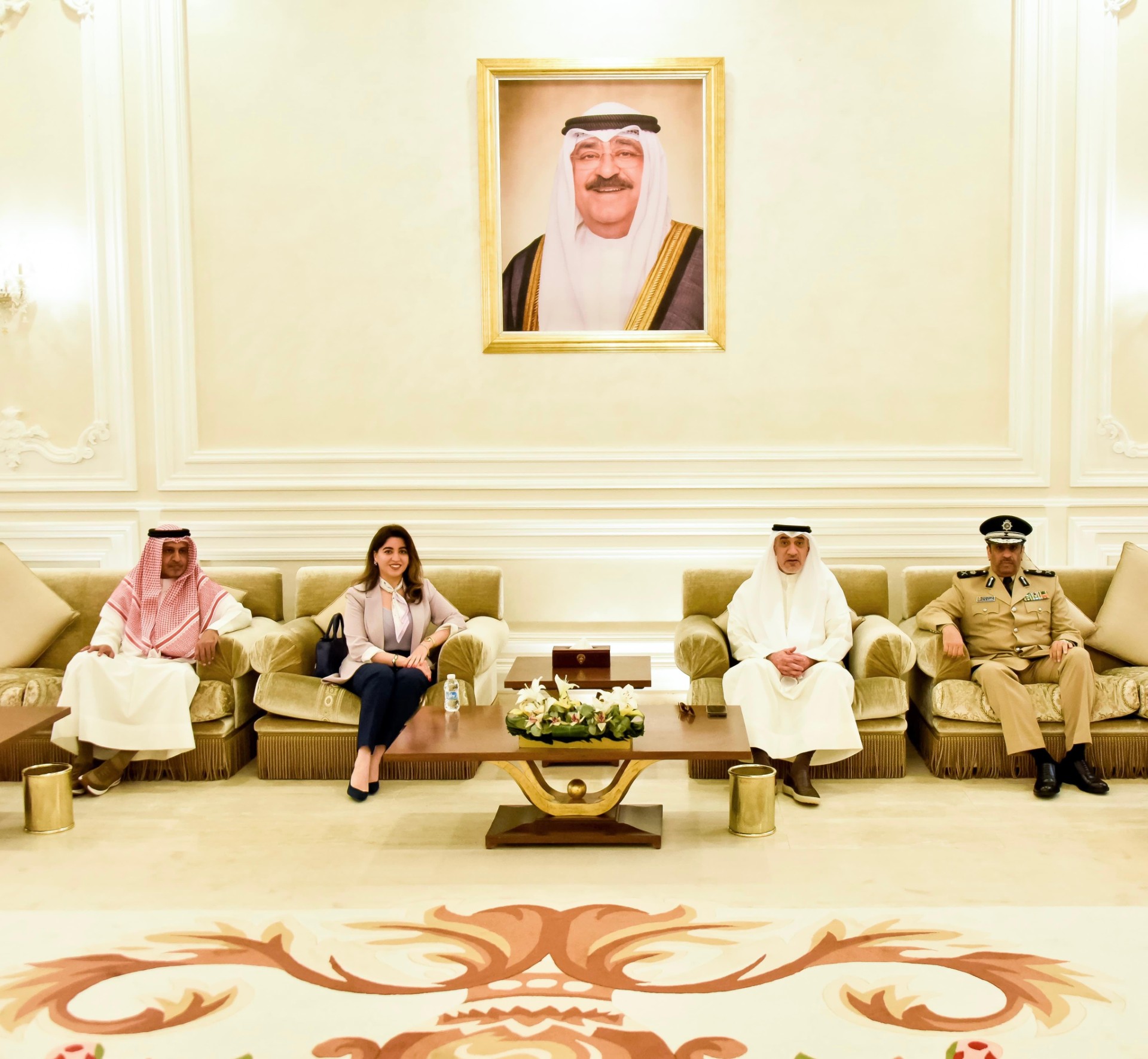 النائب الأول لرئيس مجلس الوزراء ووزير الداخلية خلال مغادرته إلى لبنان في زيارة رسمية
