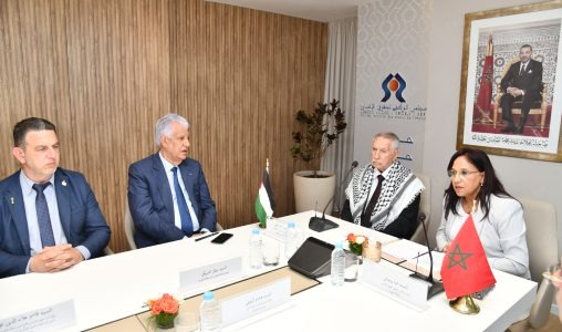الوفد الفلسطيني والمغربي خلال المباحثات