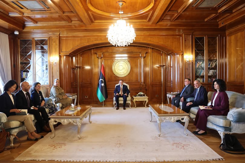 رئيس حكومة الوحدة الوطنية الليبية عبد الحميد الدبيبة يلتقي مع الممثلة الخاصة للأمين العام للأمم المتحدة في ليبيا والسفير الألماني