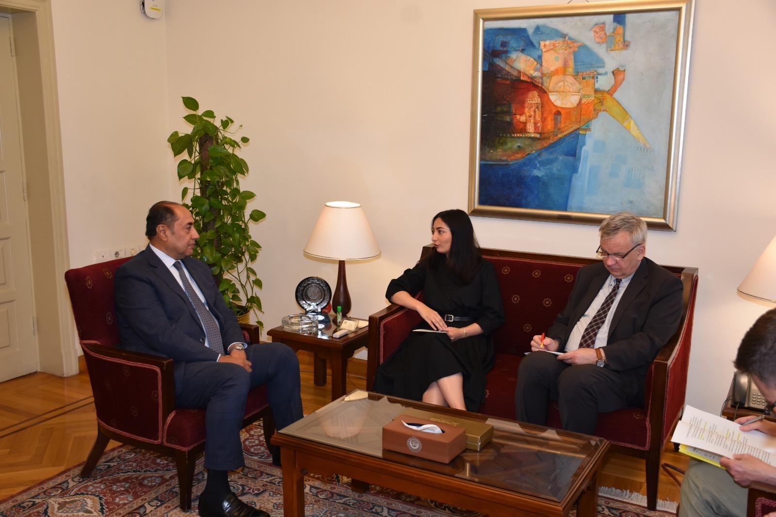 الأمين العام المساعد للجامعة العربية السفير حسام زكي مع وزيرة التعاون الاقتصادي والتنمية الألمانية ريم رادوفان