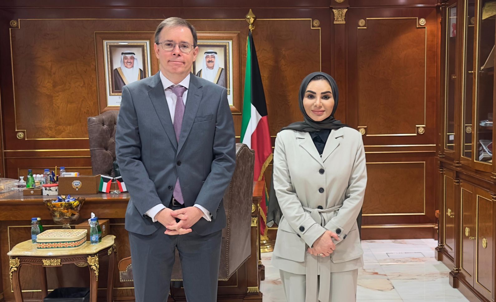 وزير الشؤون الاجتماعية وشؤون الأسرة والطفولة الدكتورة أمثال الحويلة تبحث مع سفير البرازيل لدى دولة الكويت رودريغو دي اراجو غابيش الموضوعات ذات الاهتمام المشترك