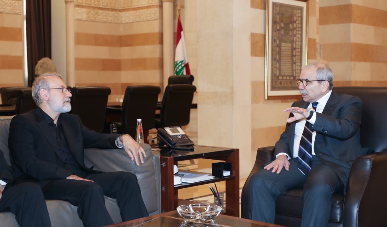 رئيس مجلس الوزراء اللبناني نواف سلام يلتقي الأمين العام للمجلس الأعلى للأمن القومي في ايران الدكتور علي لاريجاني والوفد المرافق له في السراي الحكومي في بيروت