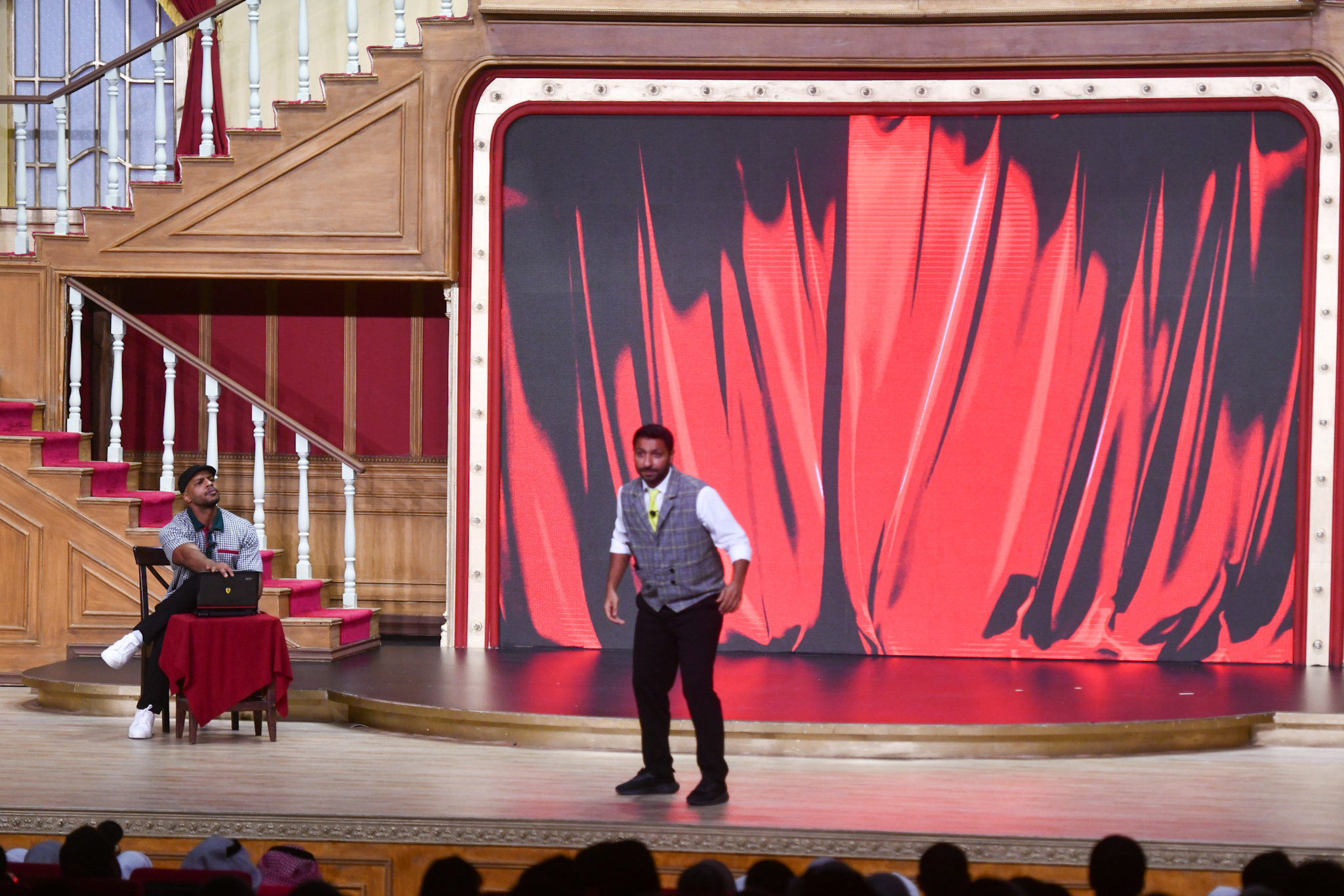 لوحة من العرض المسرحي