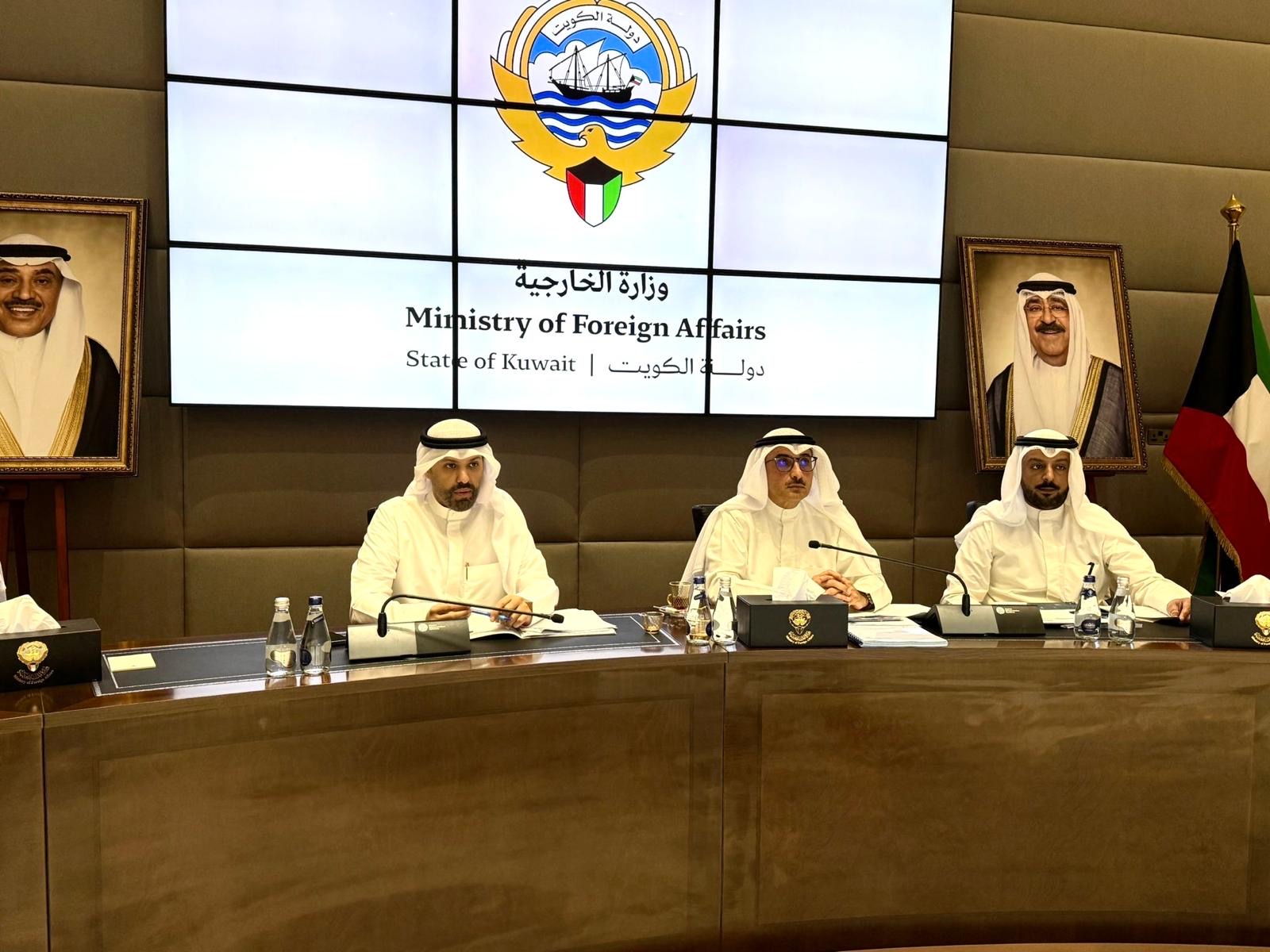 Al-Bader préside une réunion consacrée au soutien et au renforcement de la coopération avec la Syrie.