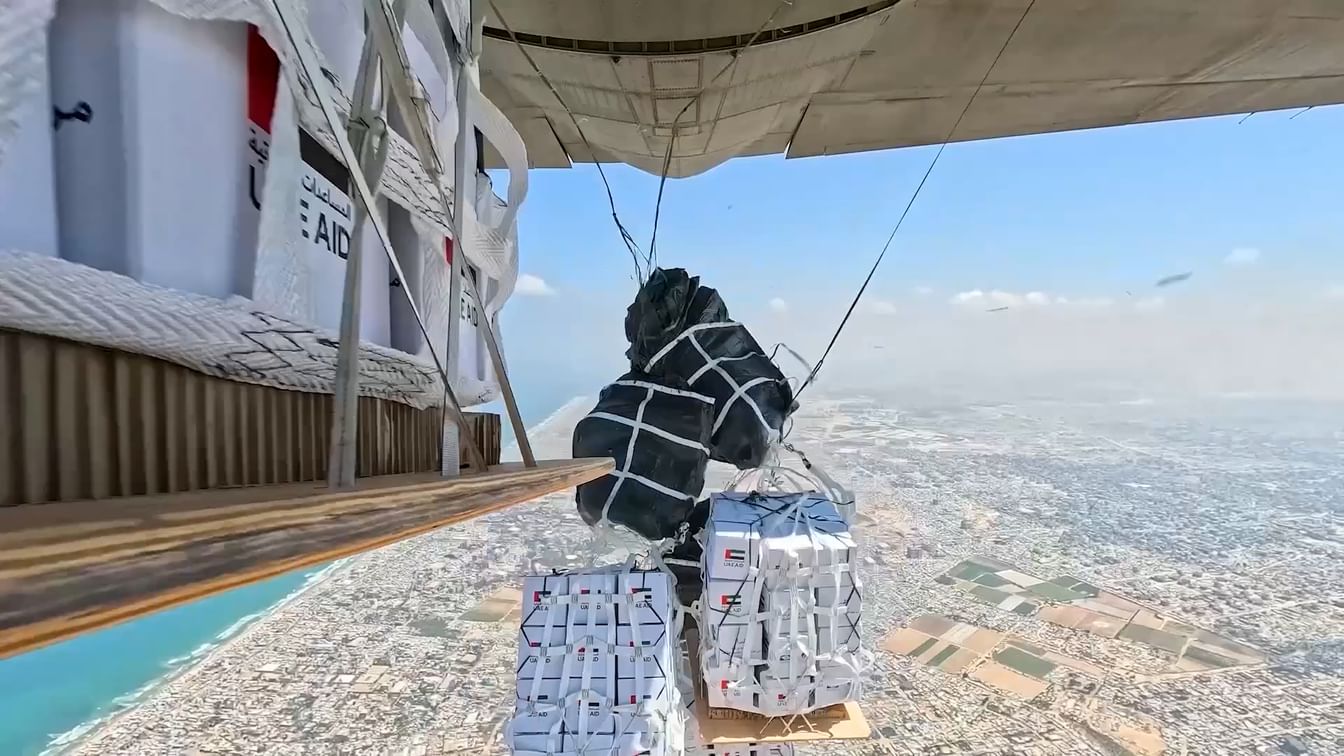 شحنة من المساعدات الإنسانية الإماراتية لدعم قطاع غزة