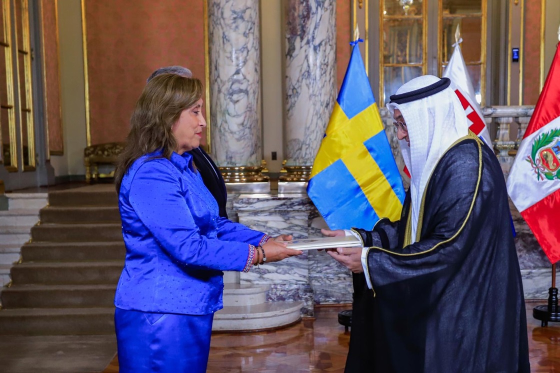 Kuwait's envoy presents his credentials to Peruvian President