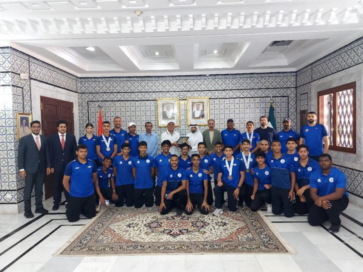 سفير الكويت لدى تونس منصور العمر مع وفد  منتخب الكويت لالعاب القوى