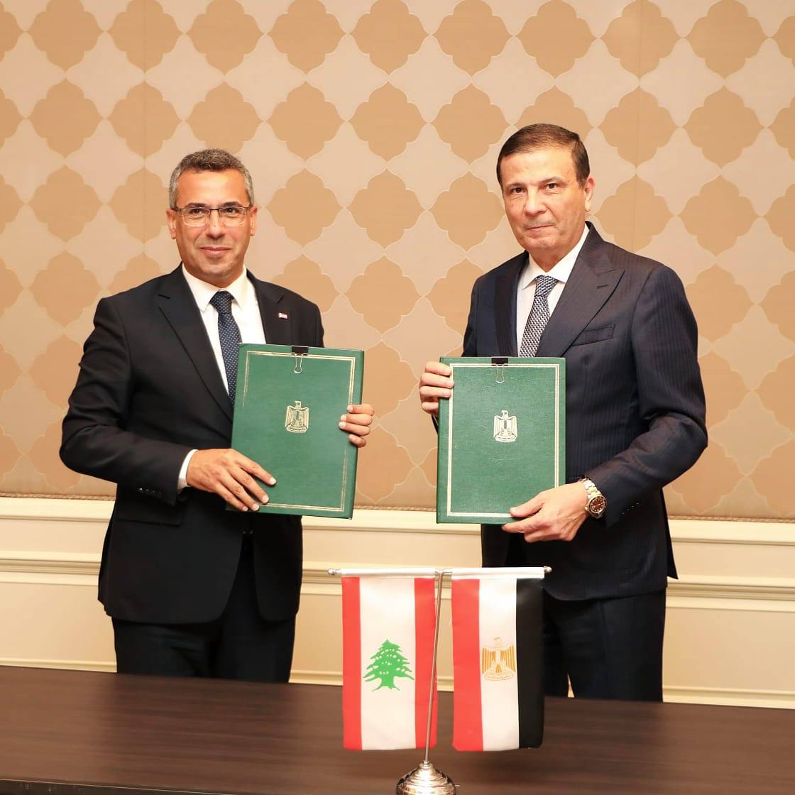 وزير الزراعة واستصلاح الأراضي المصري علاء فاروق ونظيره اللبناني الدكتور نزار هاني