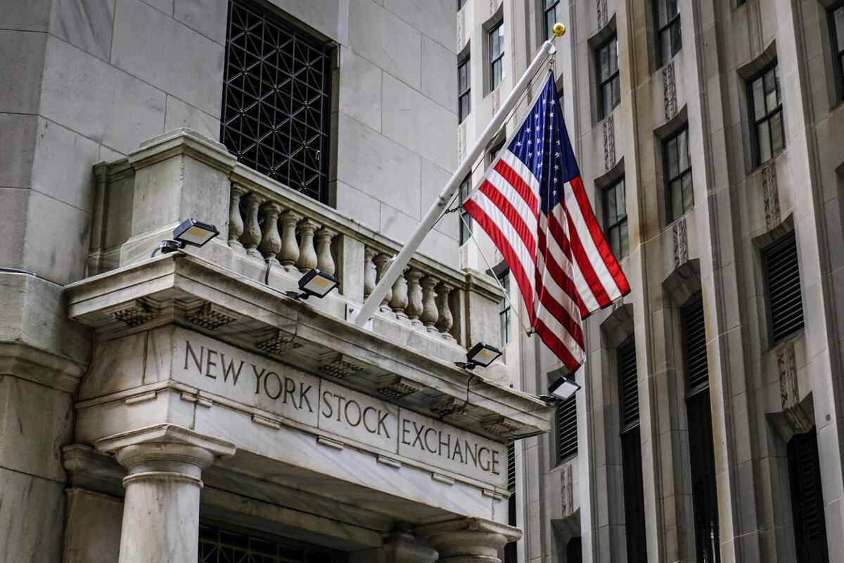 US Gov't report: inflation slightly high last July