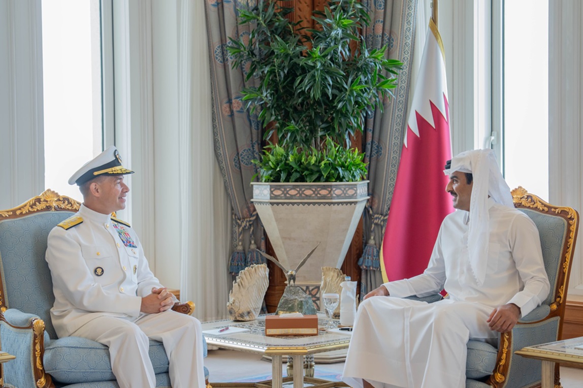 Qatari Amir Sheikh Tamim bin Hamad Al-Thani with Commander of US Central Command Admiral Charles Cooper