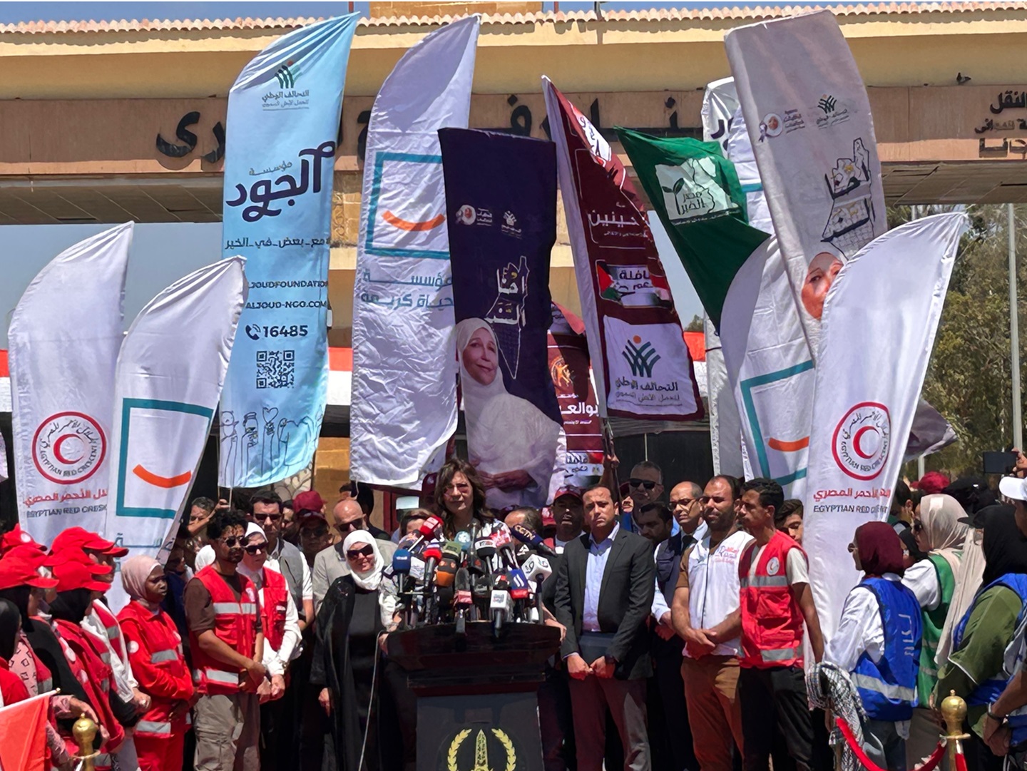 Une grande caravane humanitaire égyptienne se dirige vers Gaza.