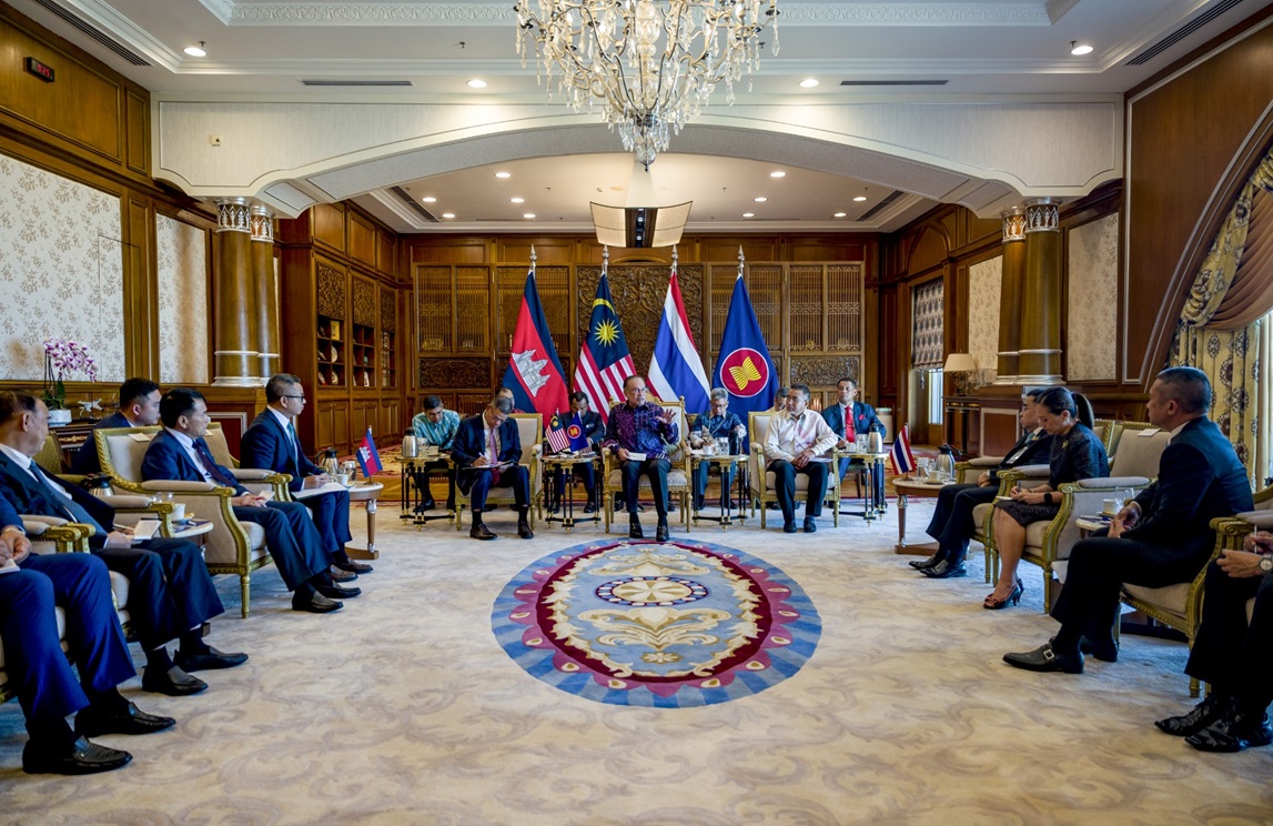 High-level trilateral meeting in Malaysia reflects Cambodia and Thailand's commitment to dialogue and peace