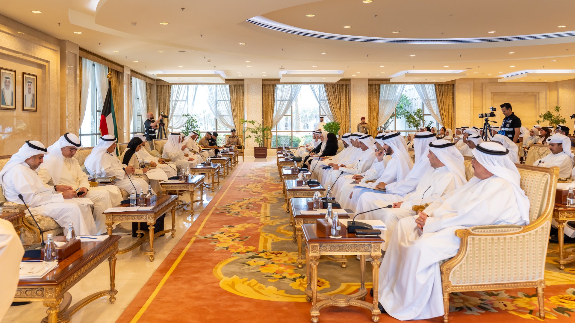Kuwait Deputy Prime Minister chairs senior-level meeting to follow up on citizenship file