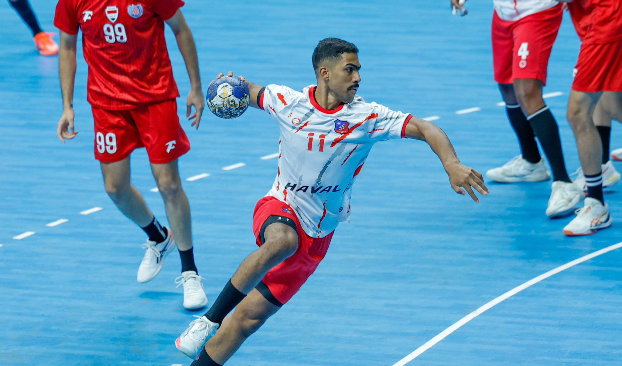 لقطة هوائية للاعب الكويت