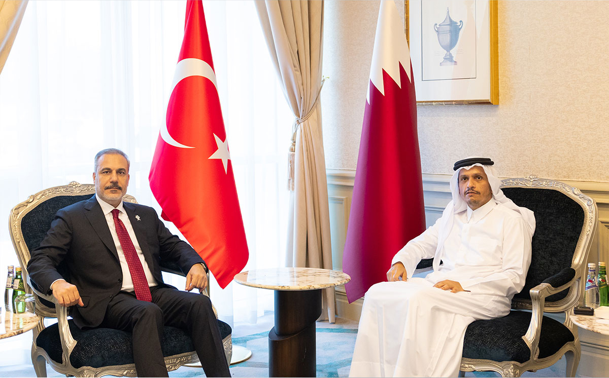 رئيس الوزراء القطري مع وزير الخارجية التركي