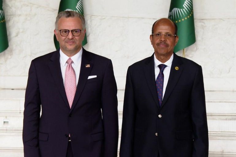 رئيس مفوضية الاتحاد الأفريقي والمستشار الأمريكي الأول لشؤون أفريقيا