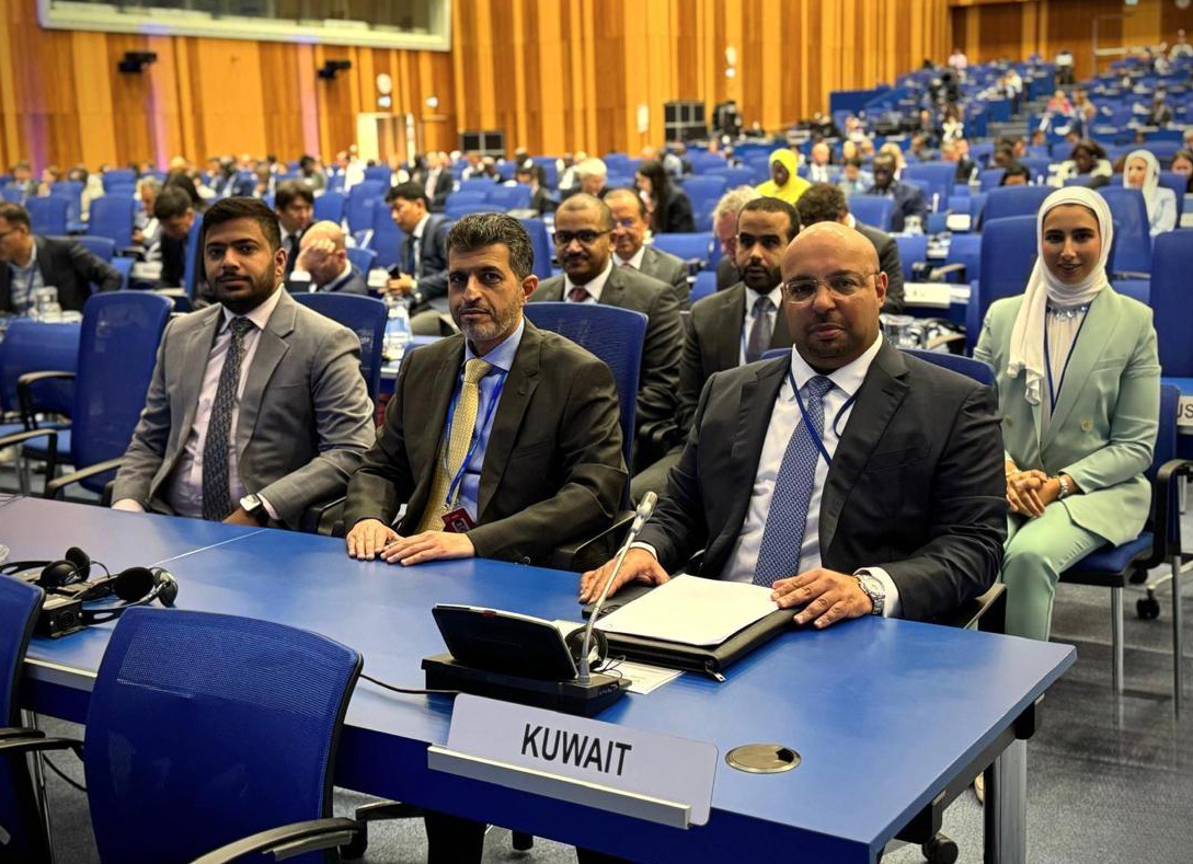 سفير دولة الكويت ومندوبها الدائم لدى المنظمات الدولية في فيينا طلال الفصام خلال مشاركته في أعمال الدورة