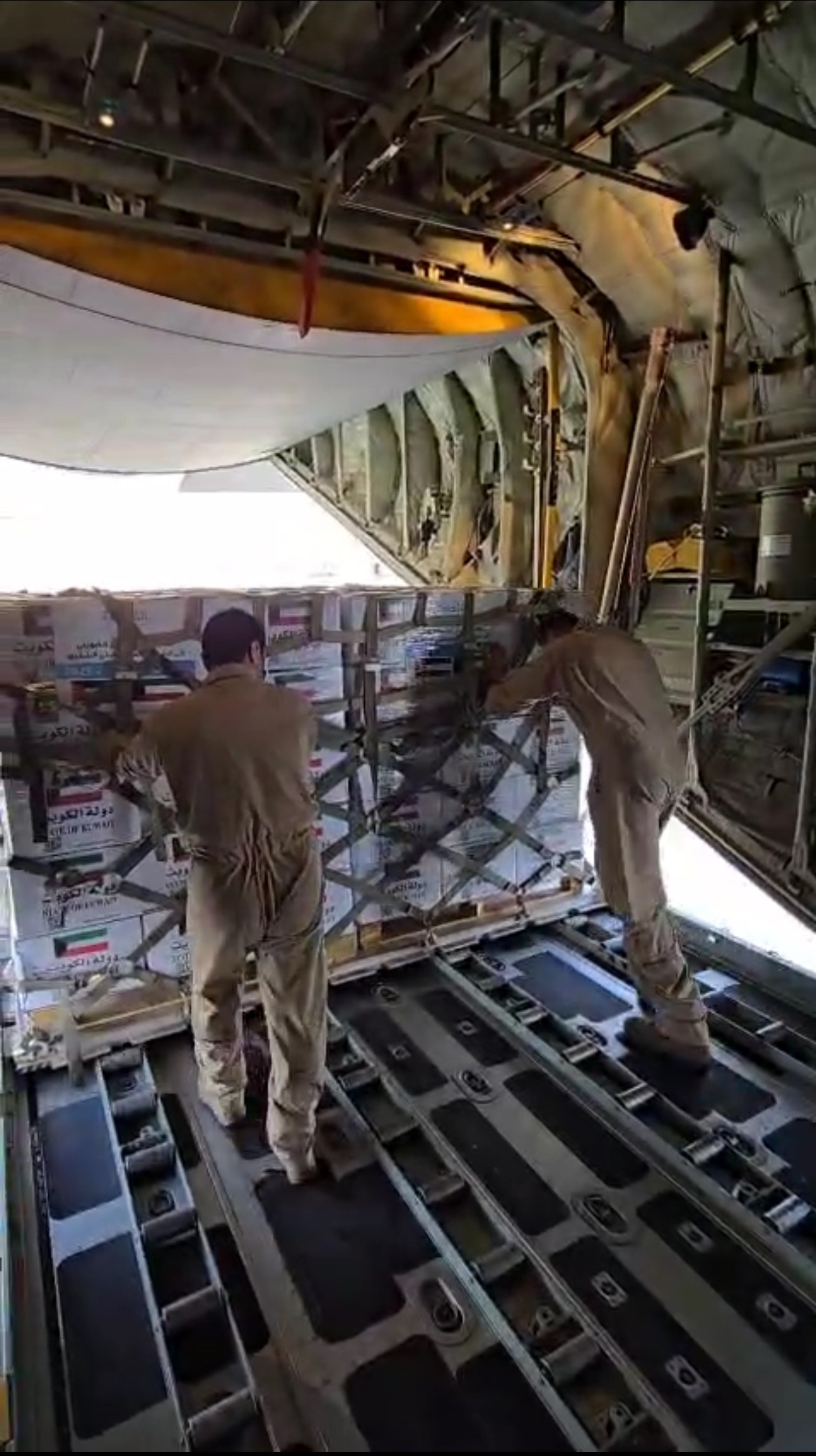 The 12th Kuwaiti relief planeload of supplies arrives in Al-Arish