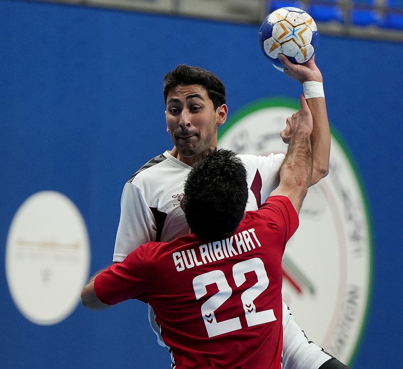 دوري اليد الممتاز.. القادسية يهزم السالمية (31 - 30) والنصر يتجاوز الصليبيخات (31 - 29)