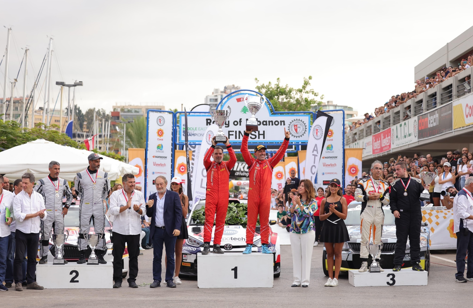 بطل الراليات اللبناني روجيه فغالي وملاحه جوزيف مطر خلال حصولهم على لقب رالي لبنان الدولي الـ 47 في بطولة الشرق الأوسط للراليات للعام 2025