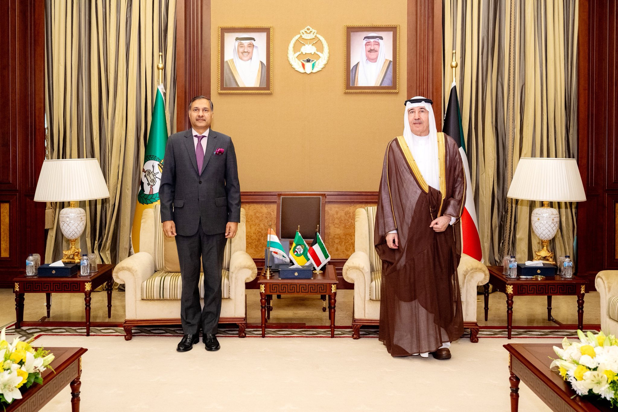 رئيس الحرس الوطني يبحث مع سفير الهند موضوعات ذات الاهتمام المشترك