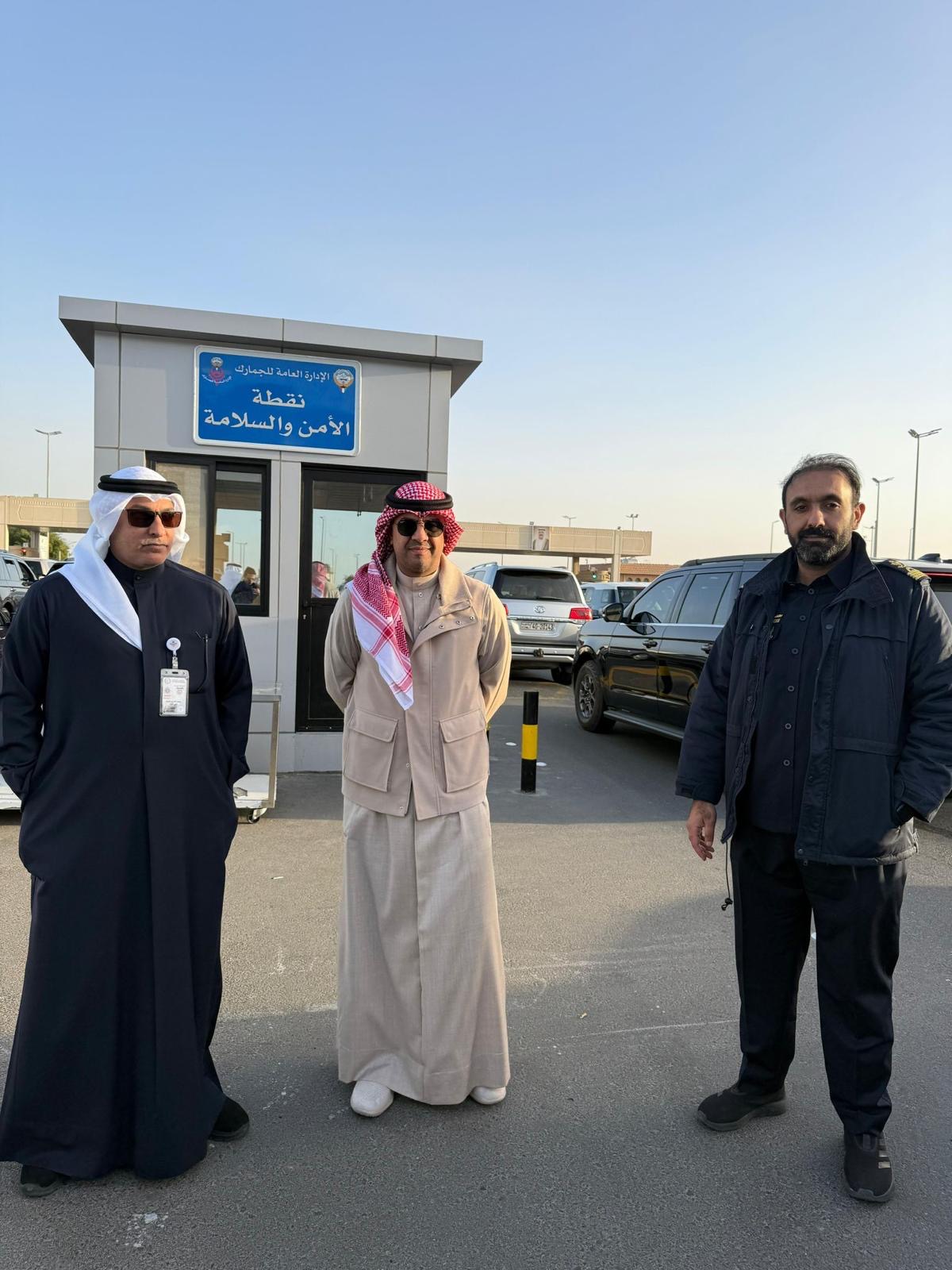 رئيس الإدارة العامة للجمارك ونائب رئيس الإدارة العامة للجمارك لشؤون البحث والتحري والمنافذ الجمركية خلال جولة تفقدية في منفذ جمارك النويصيب