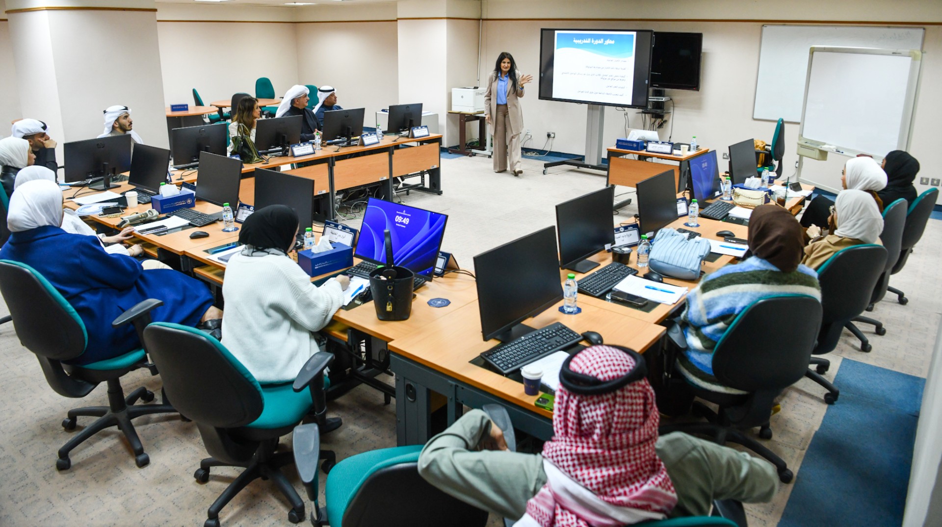 المشتركون في البرنامج التدريبي