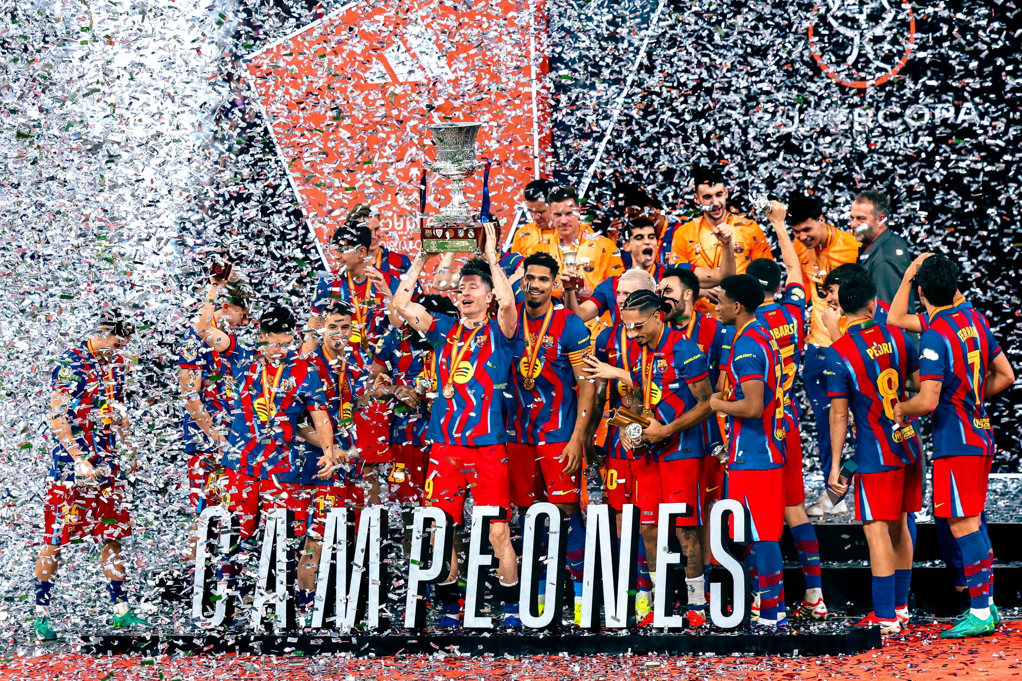 برشلونة يتوج بطلا لكأس السوبر الإسباني على حساب ريال مدريد