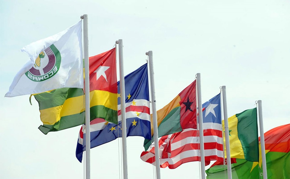 المجموعة الاقتصادية لدول غرب إفريقيا (إيكواس)