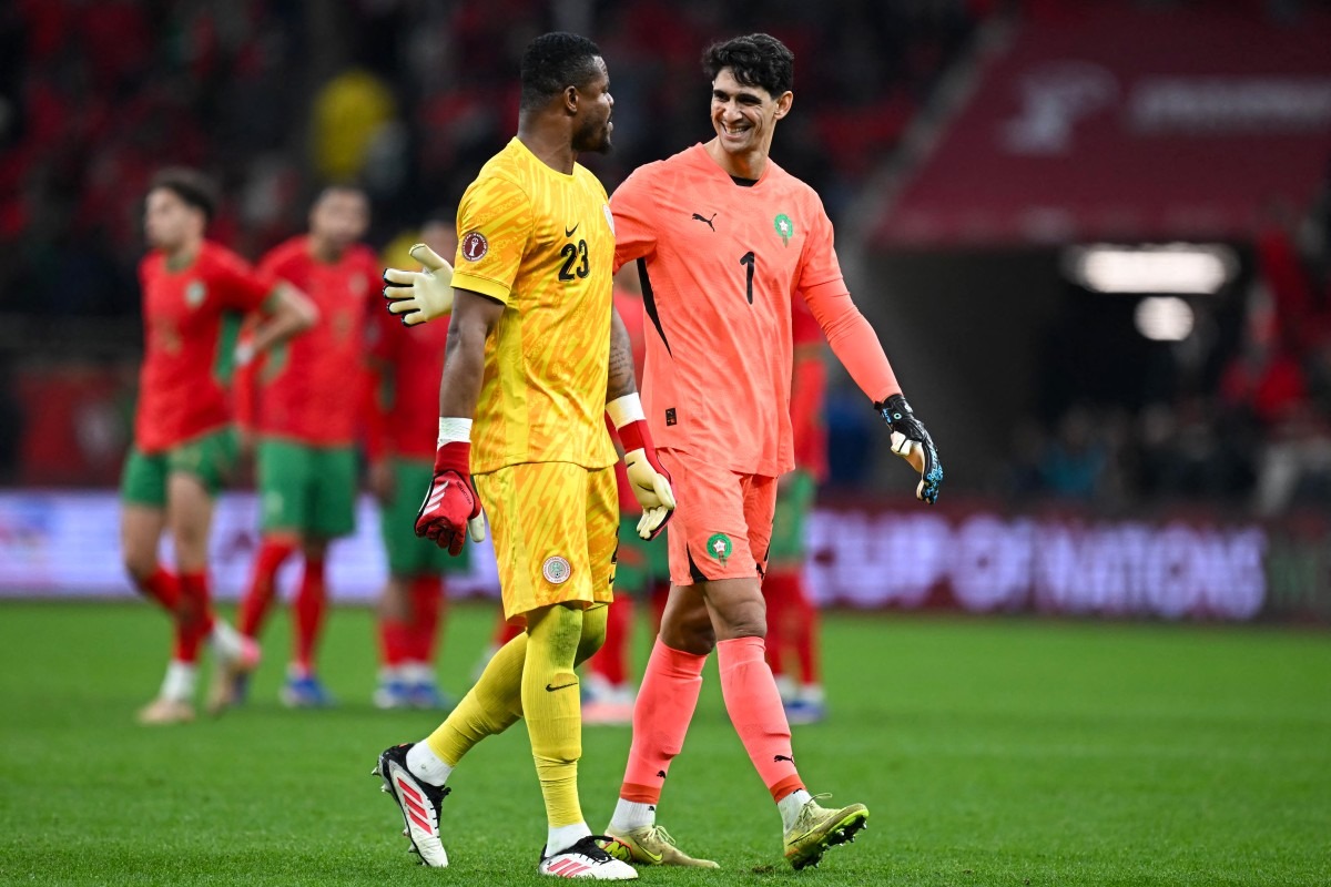 حارس المرمى المغربي  ياسين بونو الذي تصدى لركلتي جزاء