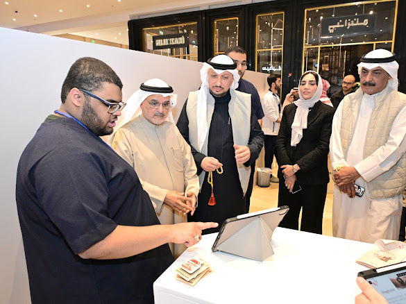 خلال مشاركة رئيس المكتب الثقافي الكويتي في البحرين د.محمد الدغيم