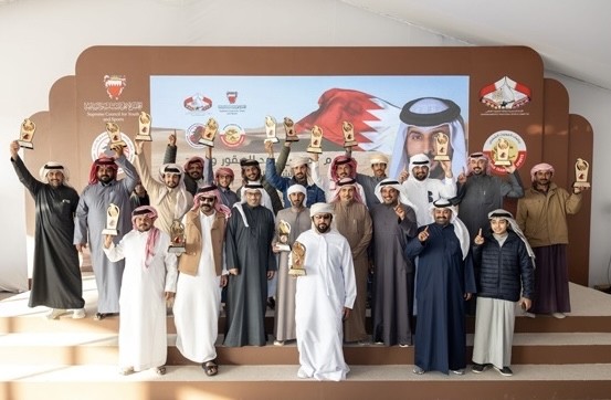 Kuwaiti falconers lead int'l competition in Bahrain