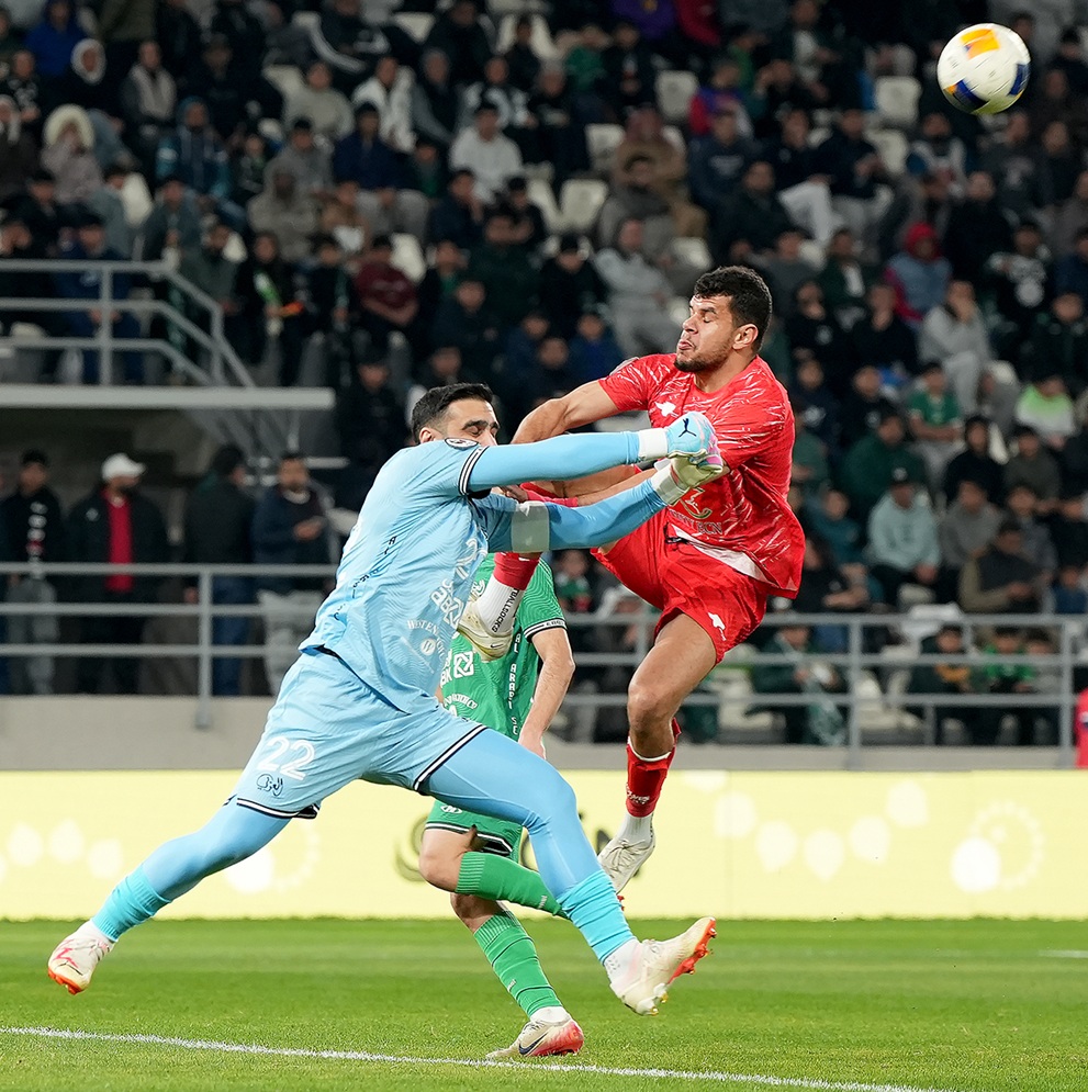 صراع على الكرة