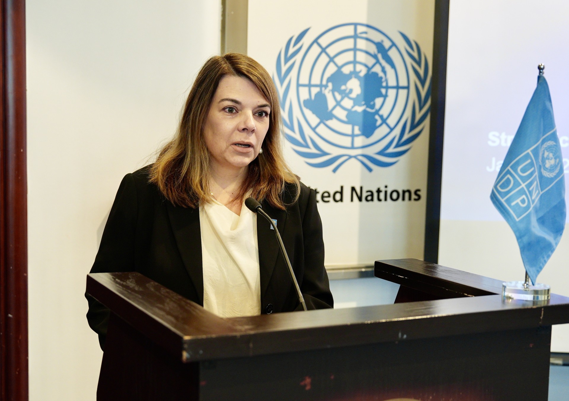 الممثل المقيم لبرنامج الامم المتحدة الانمائي ايما مورلي