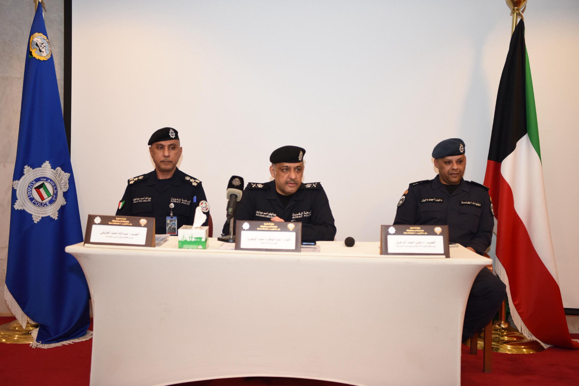 وكيل وزارة الداخلية يجتمع برؤساء القطاعات المشاركة في التمرين الخليجي المشترك (أمن الخليج العربي 4) الذي يقام بدولة قطر