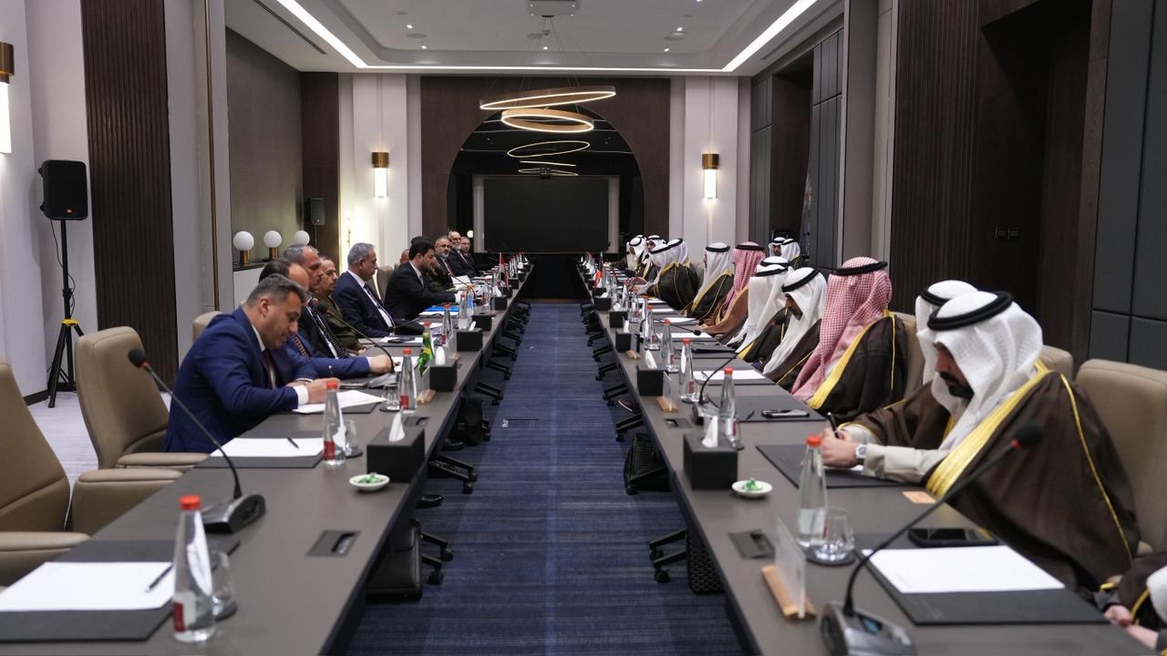 جانب من اجتماع اللجنة الفنية الكويتية العراقية لترسيم الحدود البحرية