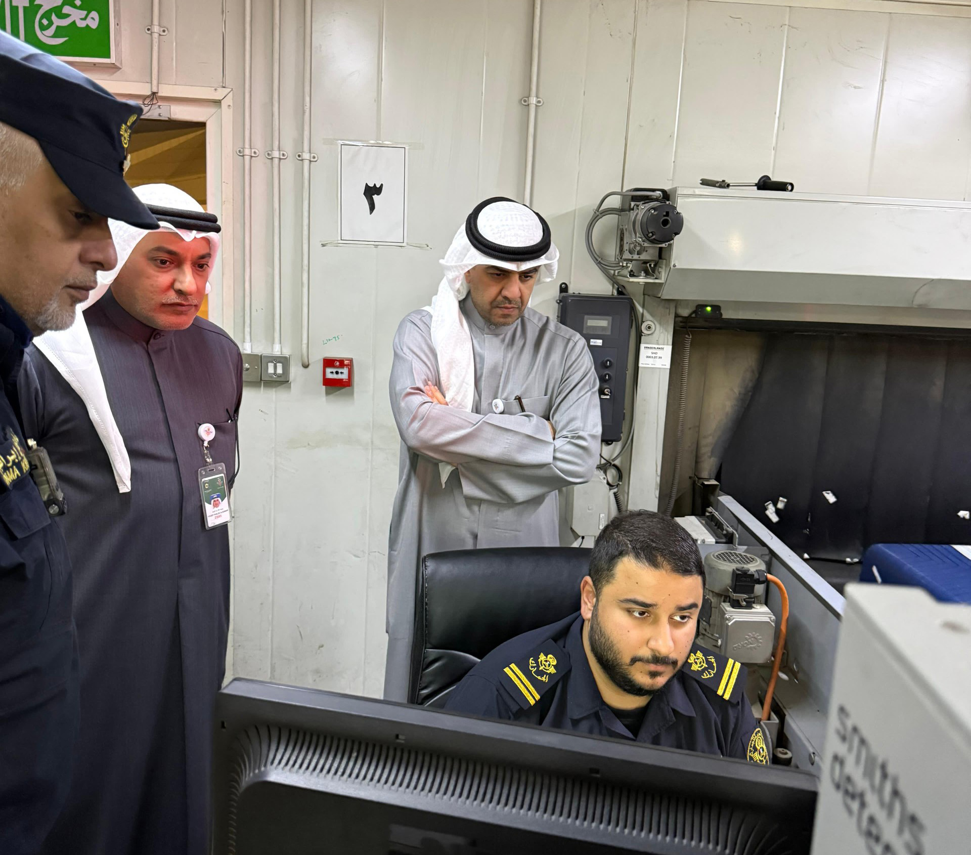 رئيس الإدارة العامة للجمارك يوسف النويف يتفقد جمارك مطار الكويت T1 و T5