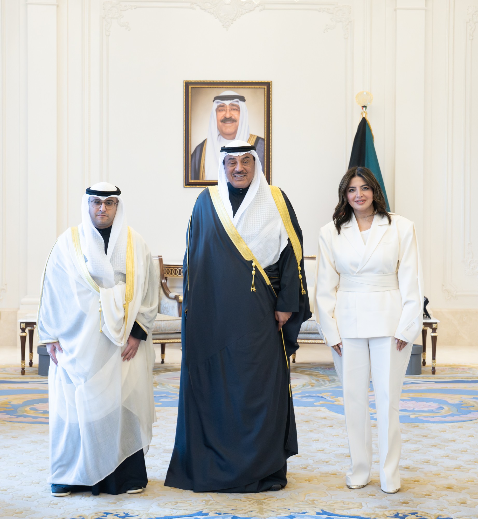 Kuwait PM receives Municipality new director