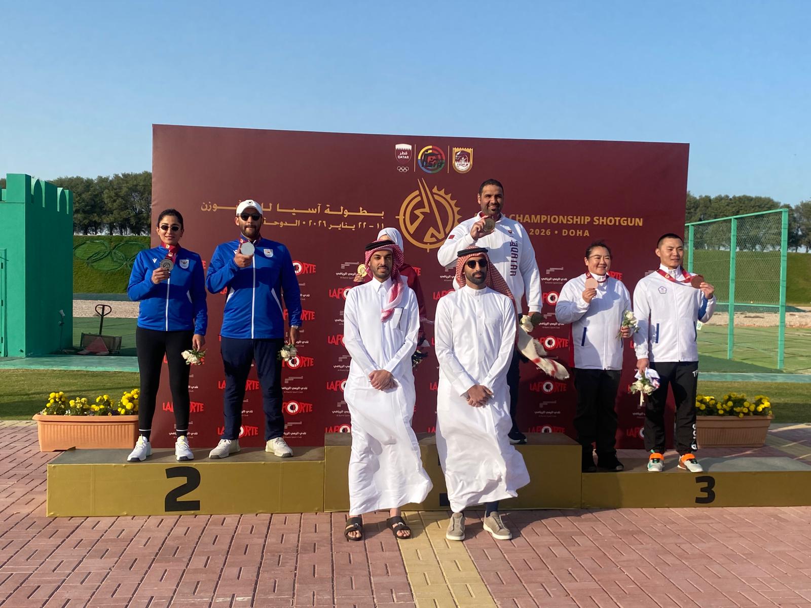 فريق (تراب) مختلط يحصد الفضية