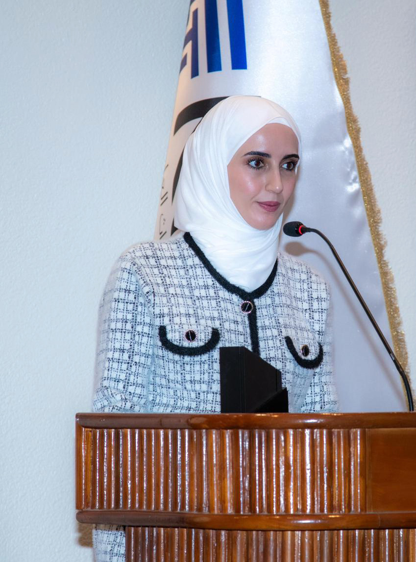 رئيسة (السيمنار) المهندسة دانه العنزي