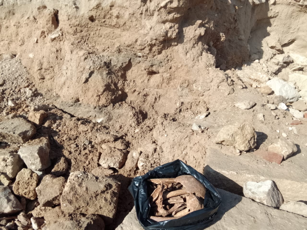 اكتشاف عدد من القطع الأثرية المغمورة بالمياه في تونس