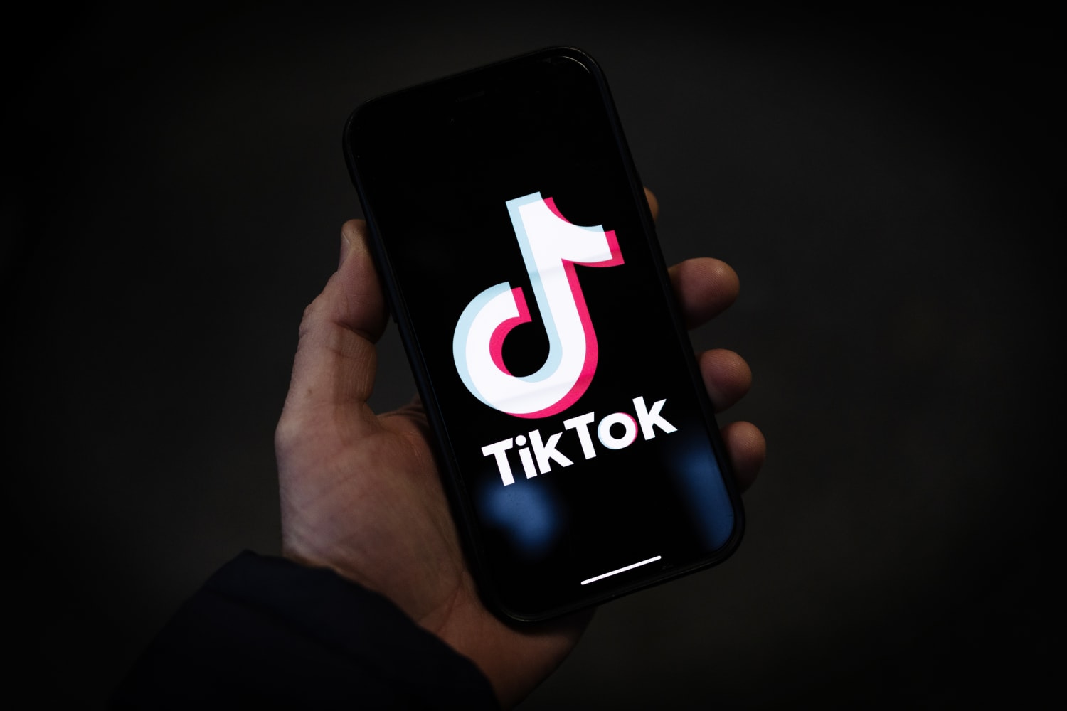 Trump praises TikTok deal completion with American investors, thanks Chinese Pres.                                                                                                                                                                        