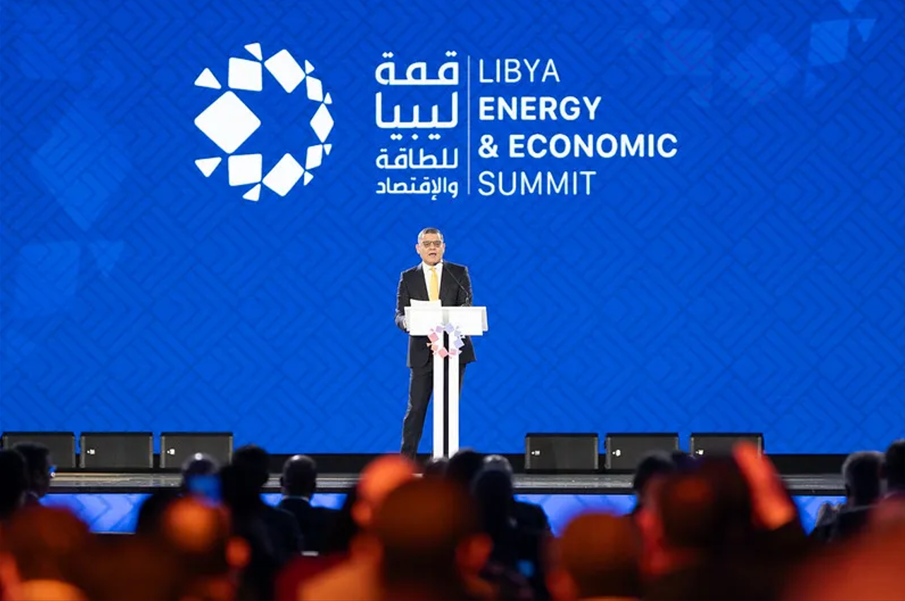 رئيس حكومة الوحدة الوطنية الليبية عبدالحميد الدبيبة يلقي كلمته خلال انطلاق أعمال الدورة الرابعة من (قمة ليبيا للطاقة والاقتصاد)
