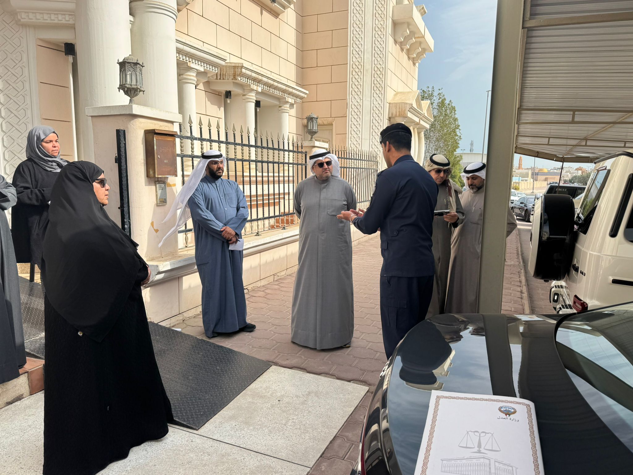 وزير العدل يقوم بزيارة ميدانية إلى مركز رؤية المحضونين بمنطقة الزهراء