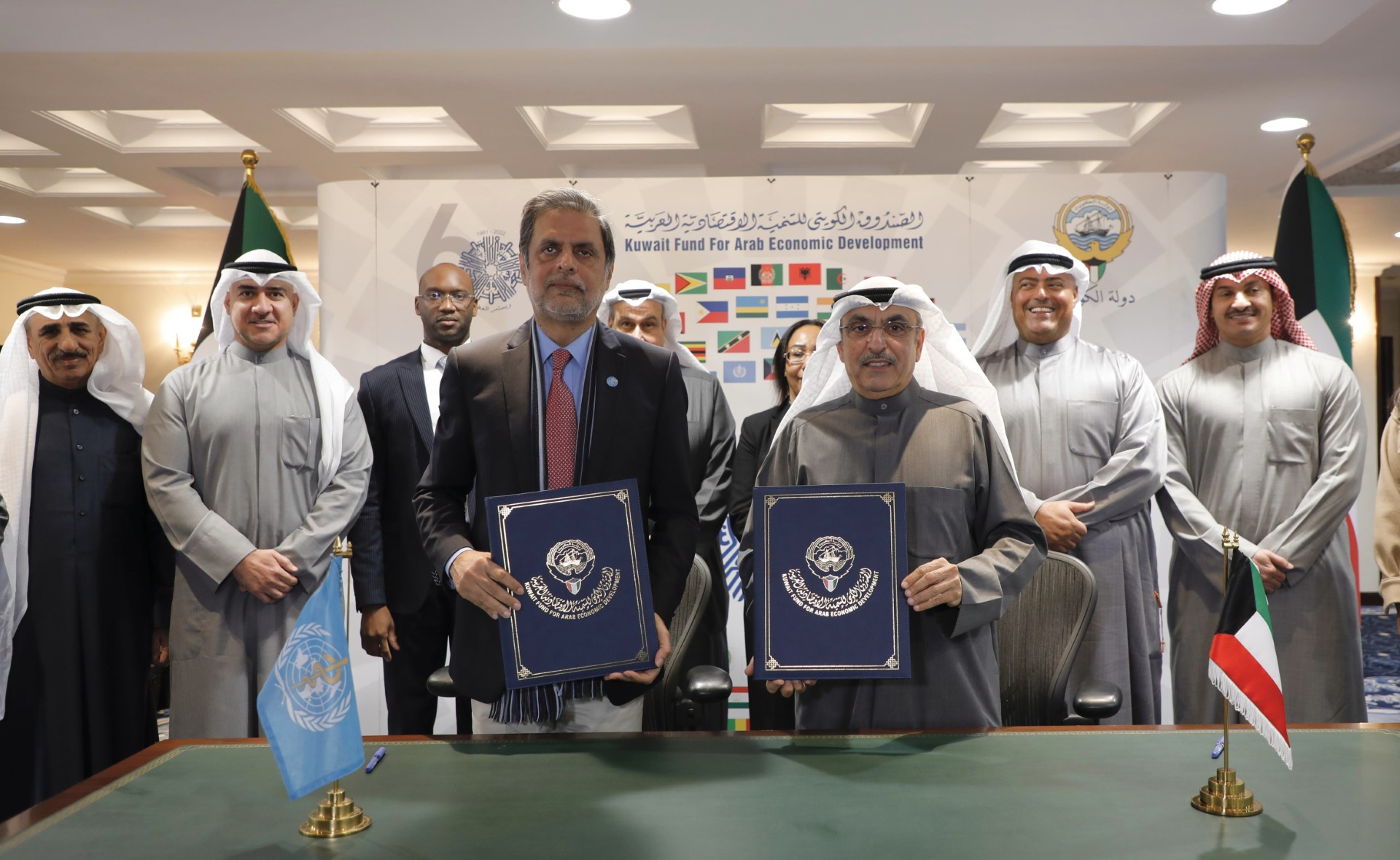 عقب مراسيم توقع اتفاقية المنحة لتمويل برنامج تعزيز التوظيف الشامل وإعادة التأهيل في دولة الكويت بين النصدوق الكويتي للتنمية والأمم المتحدة.