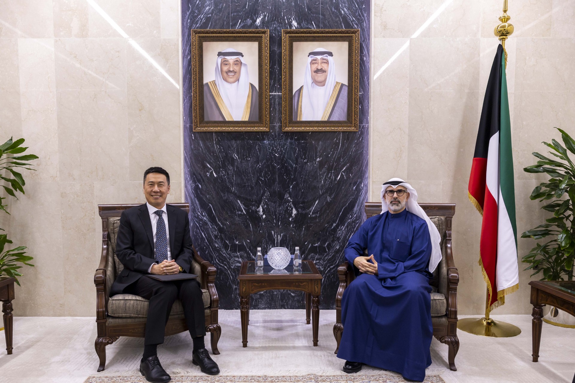 نائب وزير الخارجية يستقبل السفير الصيني لدى البلاد