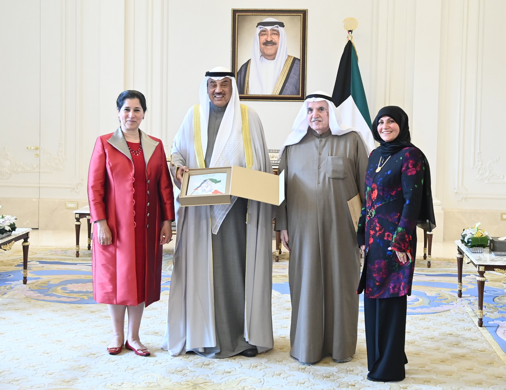 سمو ولي العهد الشيخ صباح خالد الحمد الصباح يستقبل الشيخة انتصار سالم العلي الصباح