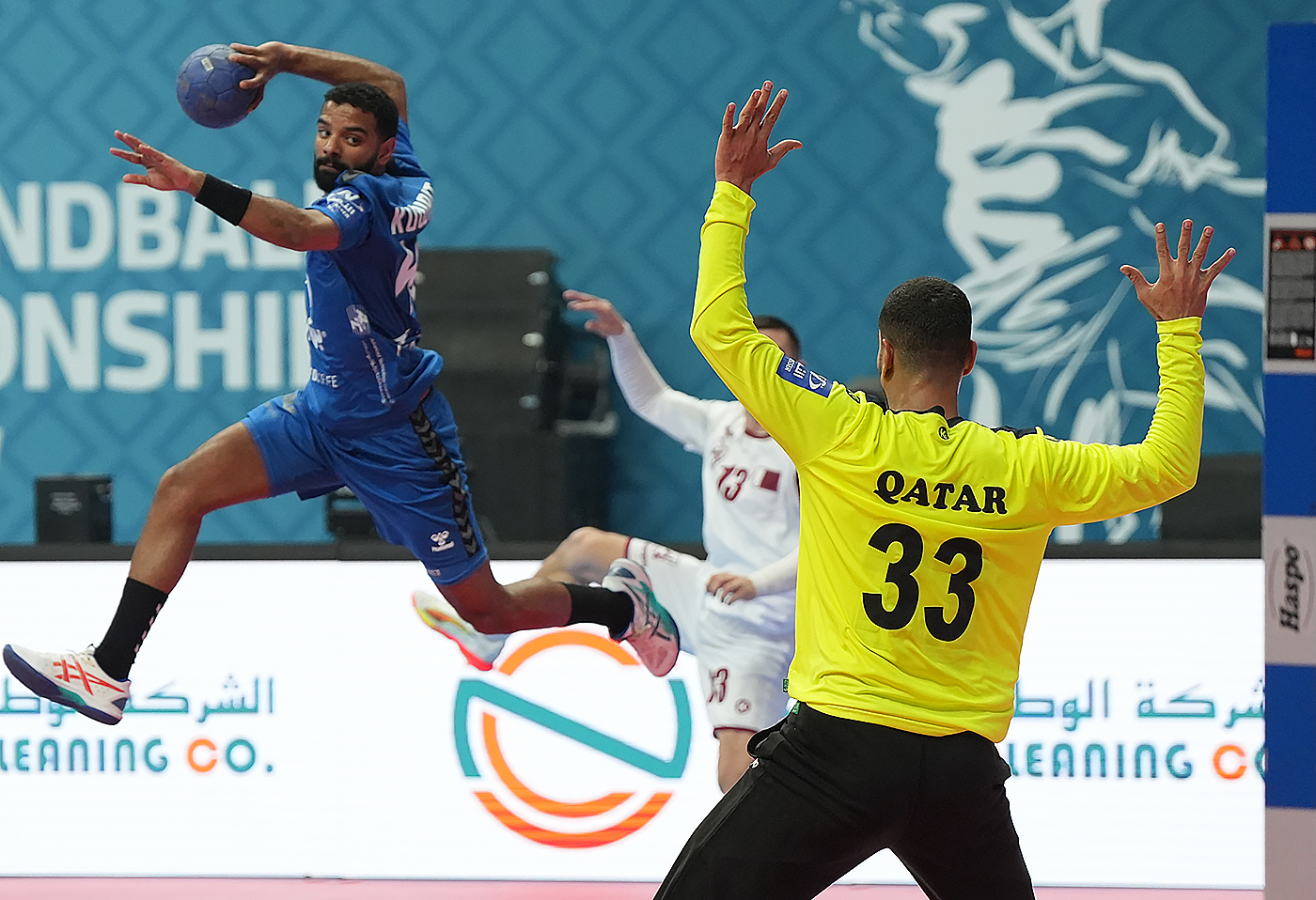 جانب من مواجهة الكويت وقطر