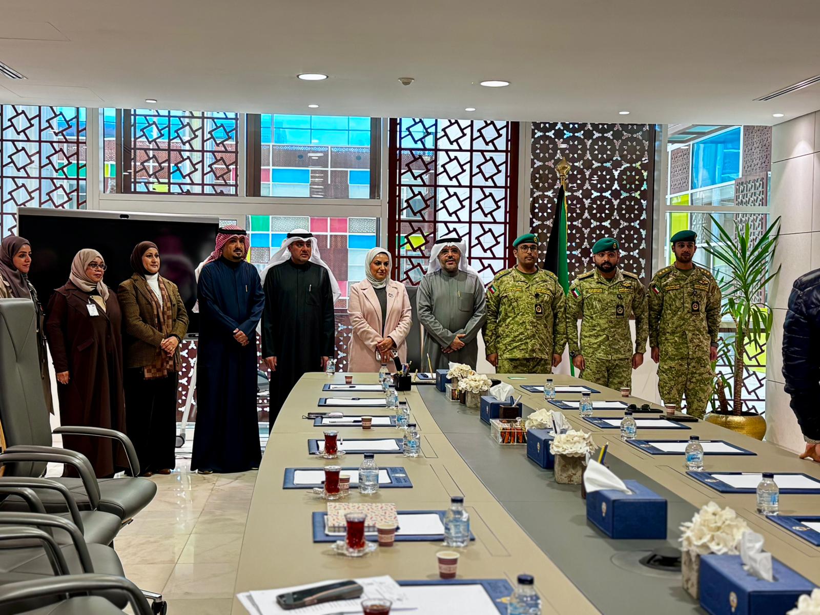 لقطة جماعية لمسؤولي (الشؤون) وقيادات (الحرس الوطني)